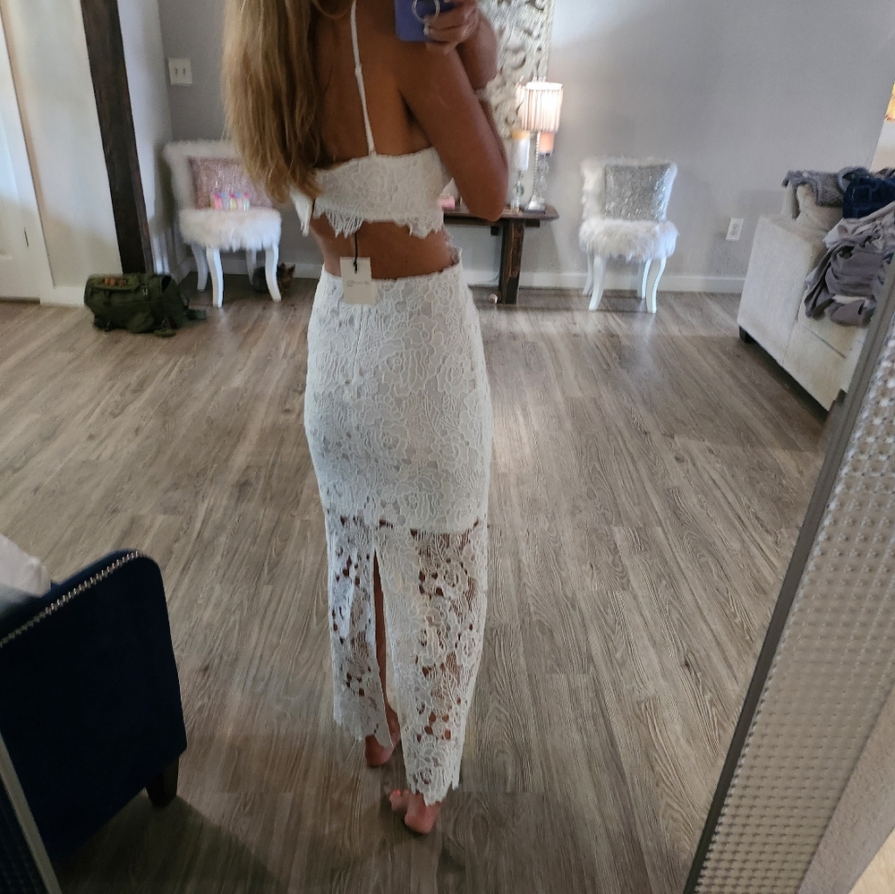 Amable By Mable White Lace Midi - Picture 12 of 16